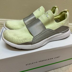 APL LIMITED EDITION Women’s TechLoom Bliss, Zest/Metallic Silver/White, Size 7